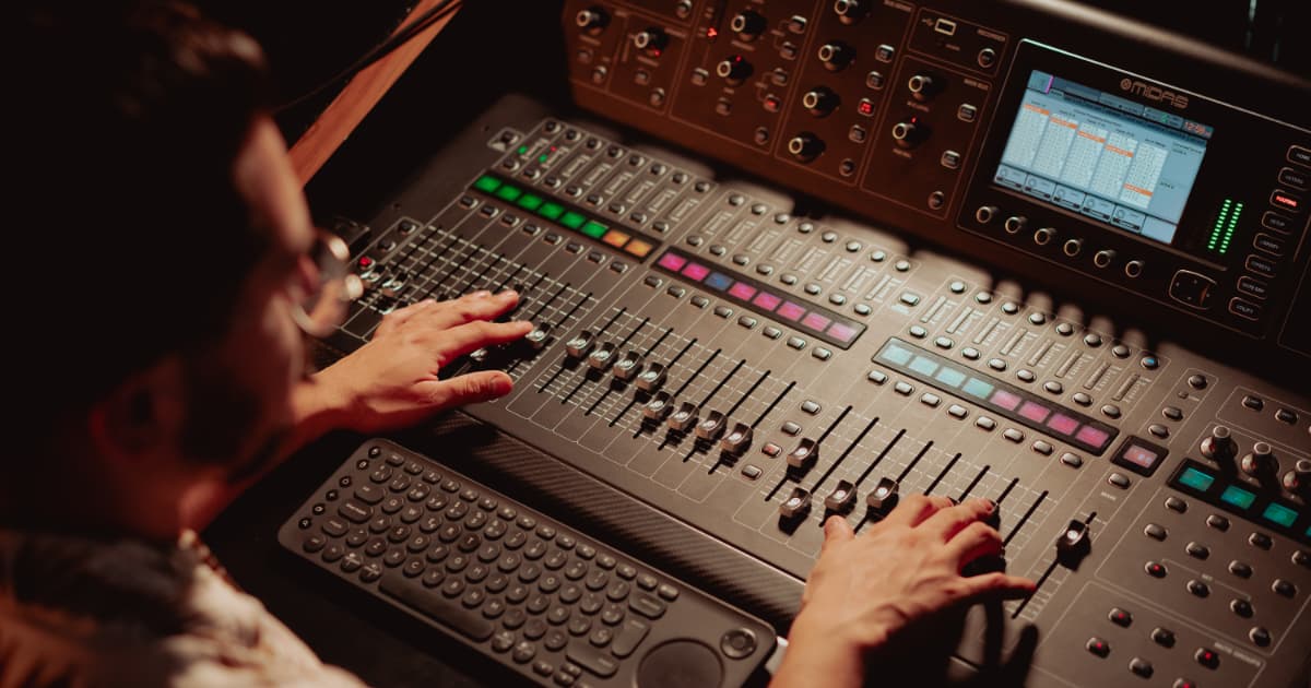 audio engineer using Mixer