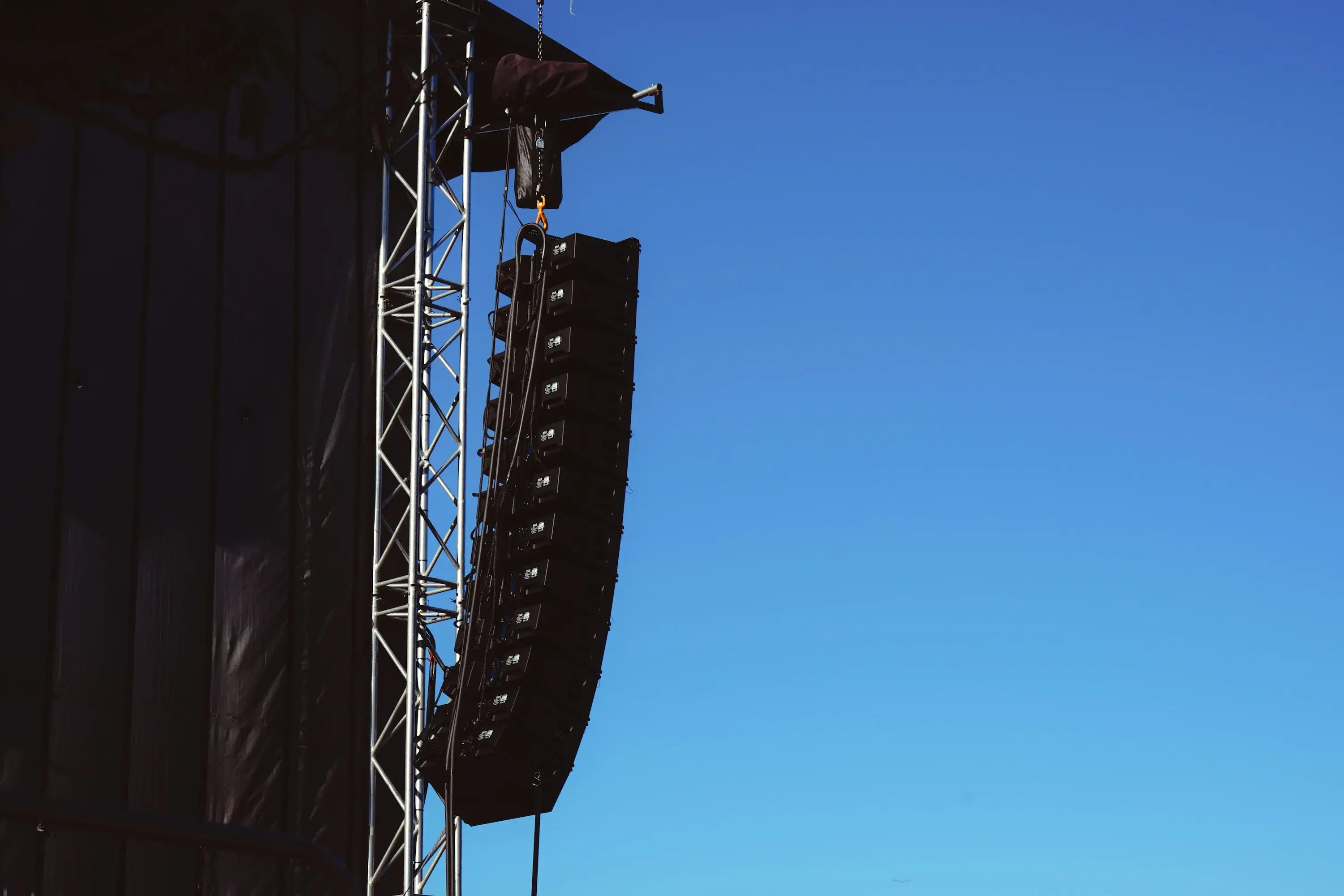 Line Array Speaker System