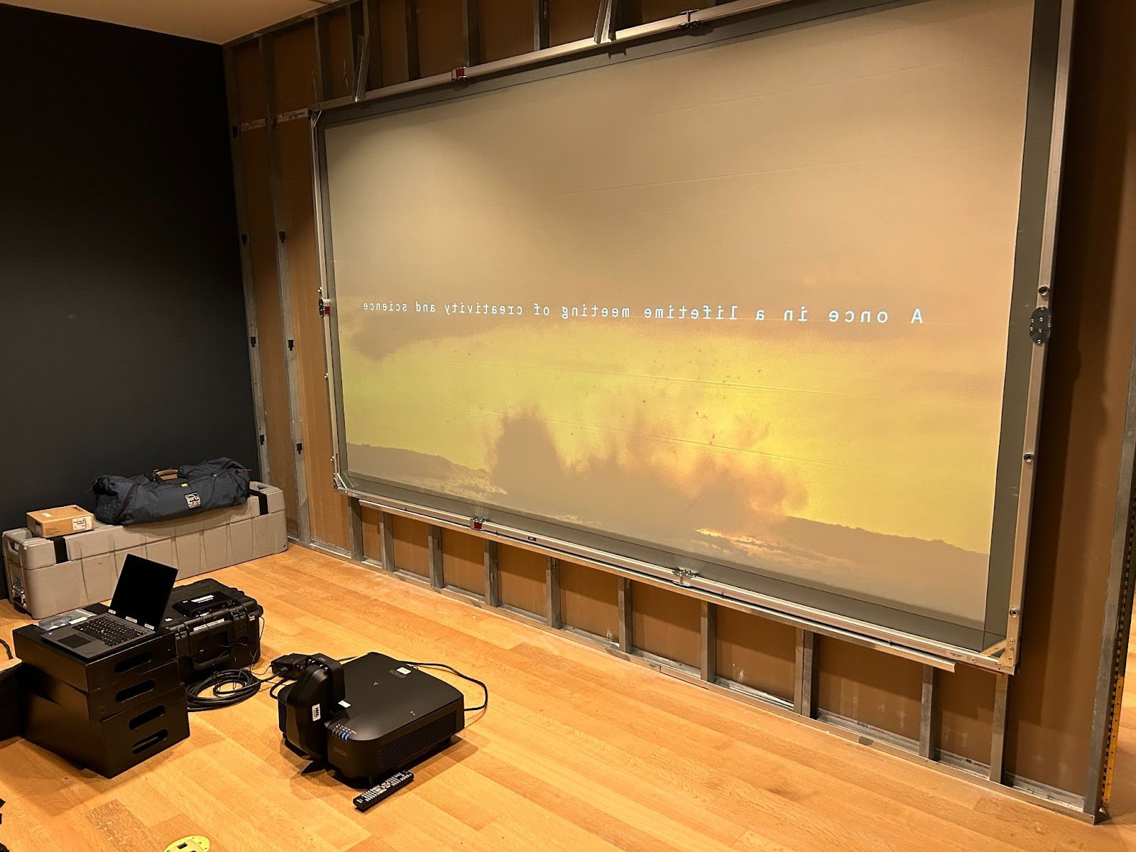 Exhibit Rear-screen Projector Screen Project
